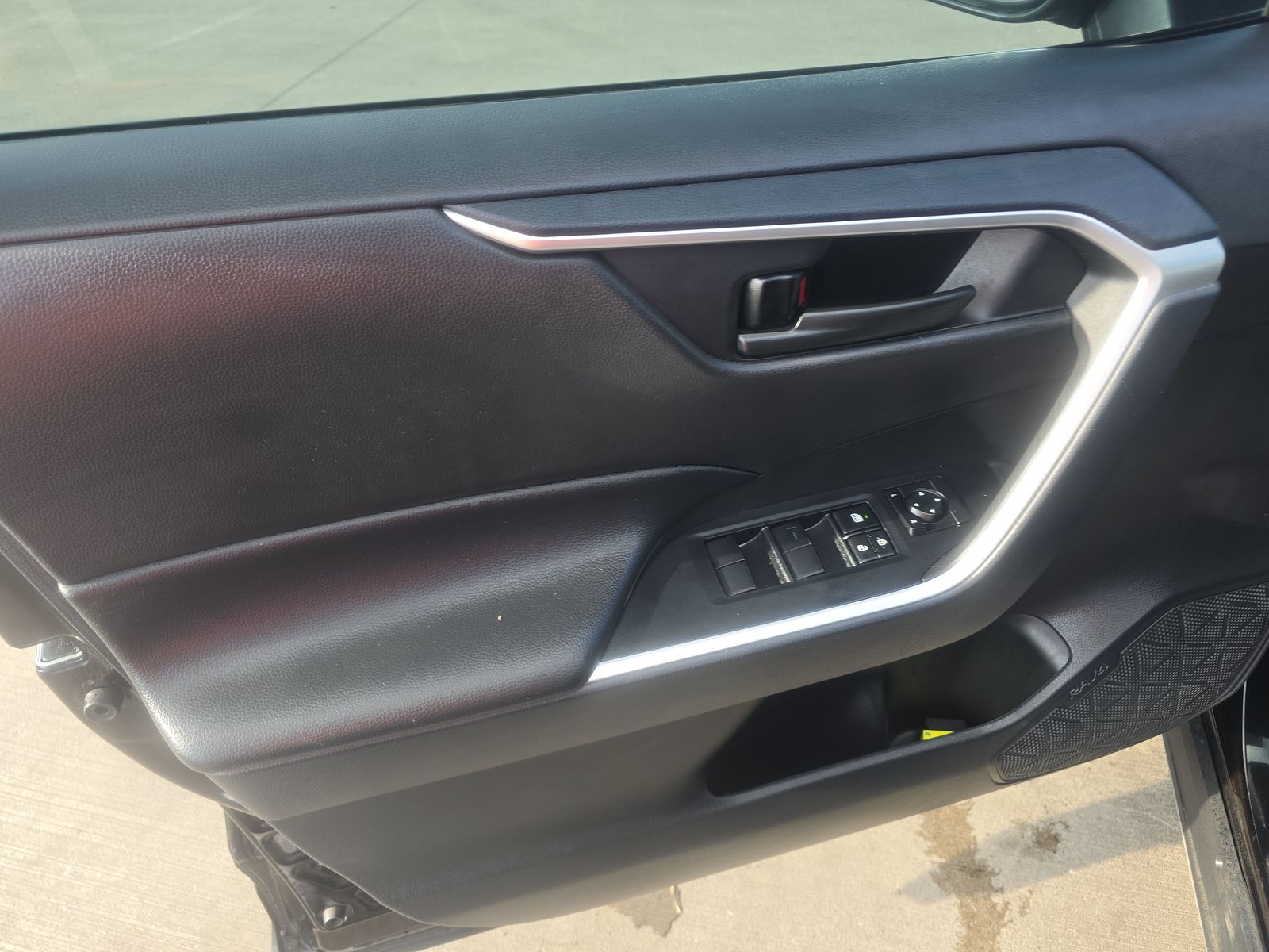 2024 Toyota RAV4 LE FWD