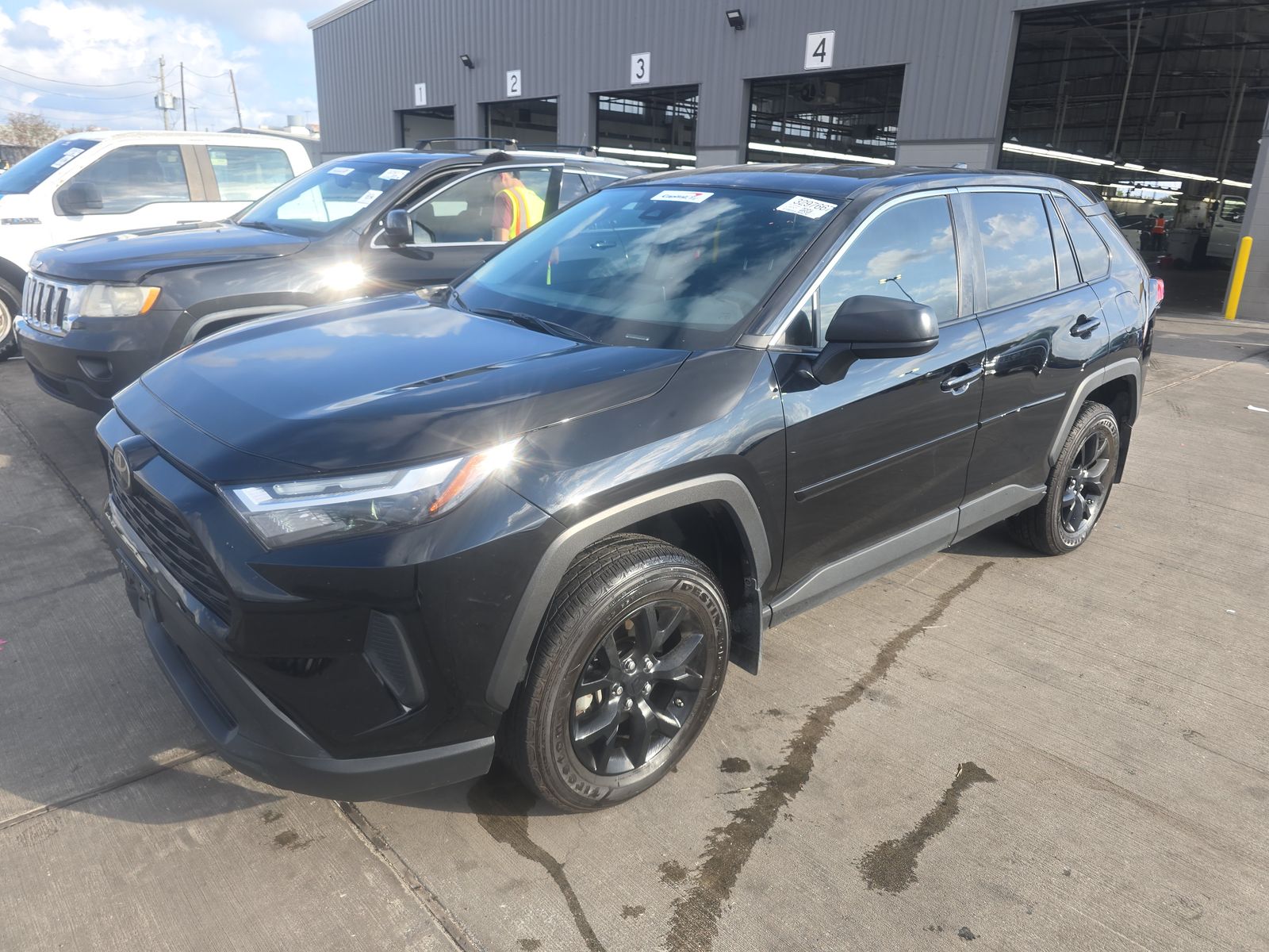 2024 Toyota RAV4 LE FWD