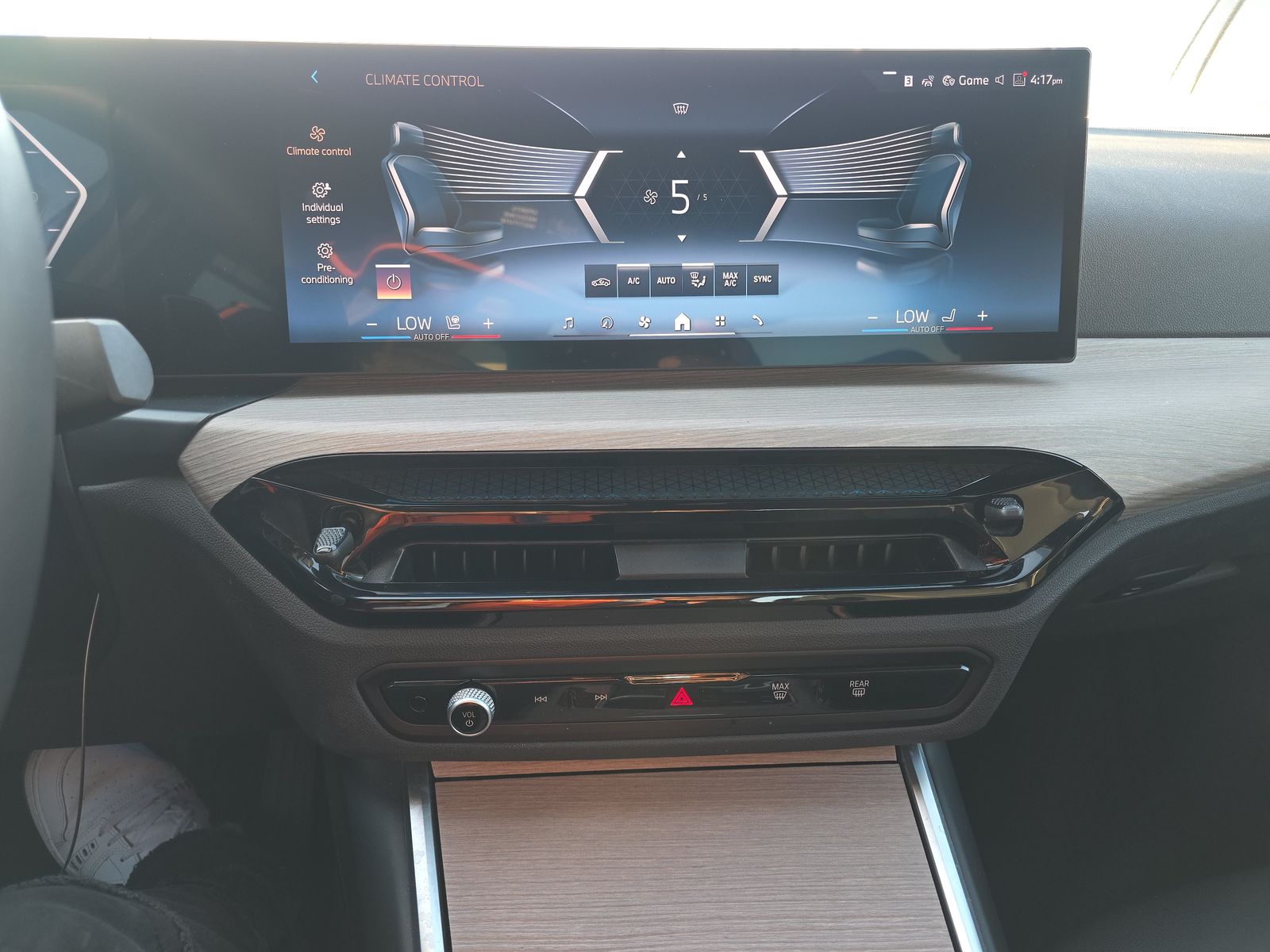 2025 BMW 3 Series 330i RWD