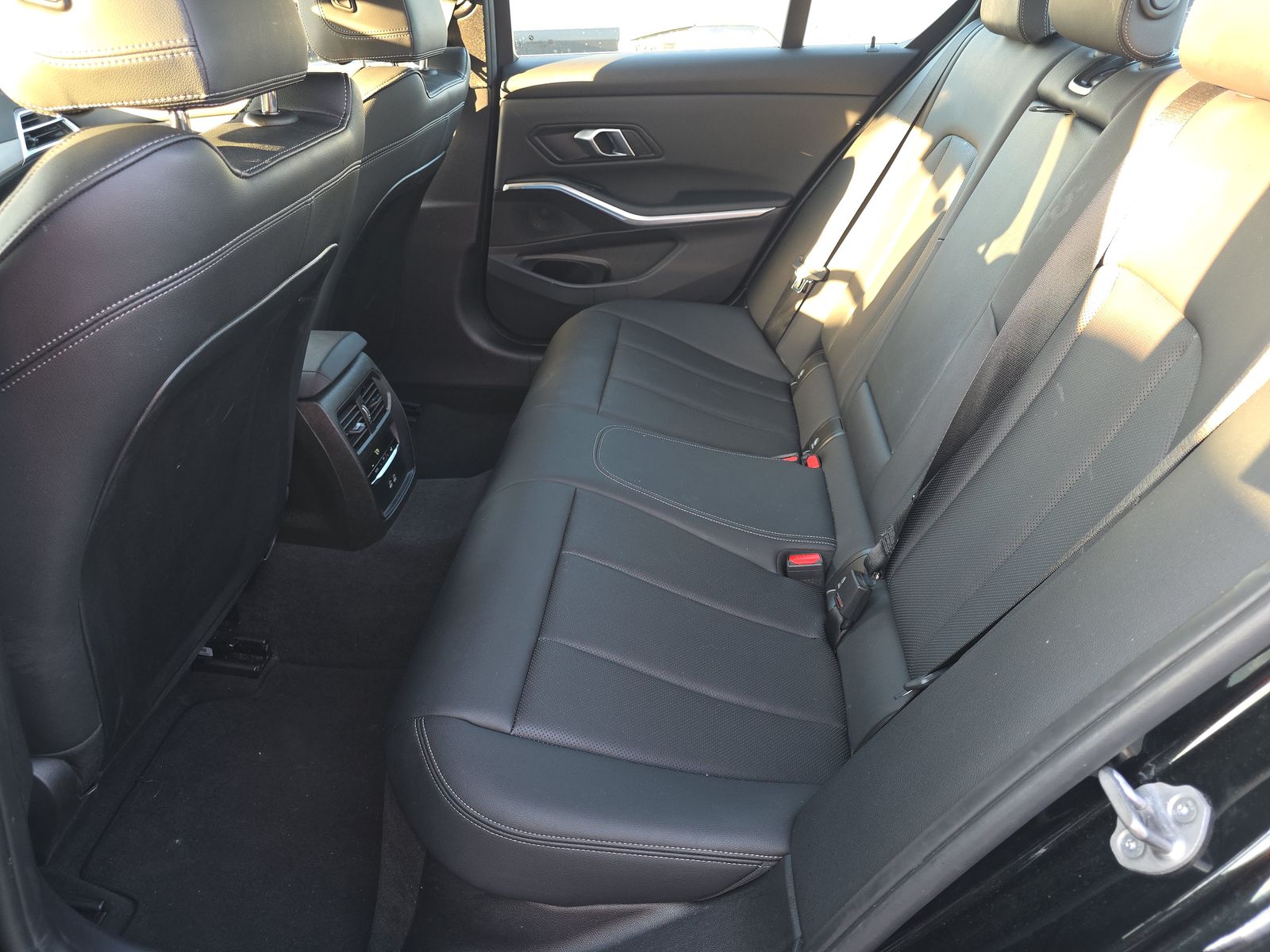 2025 BMW 3 Series 330i RWD