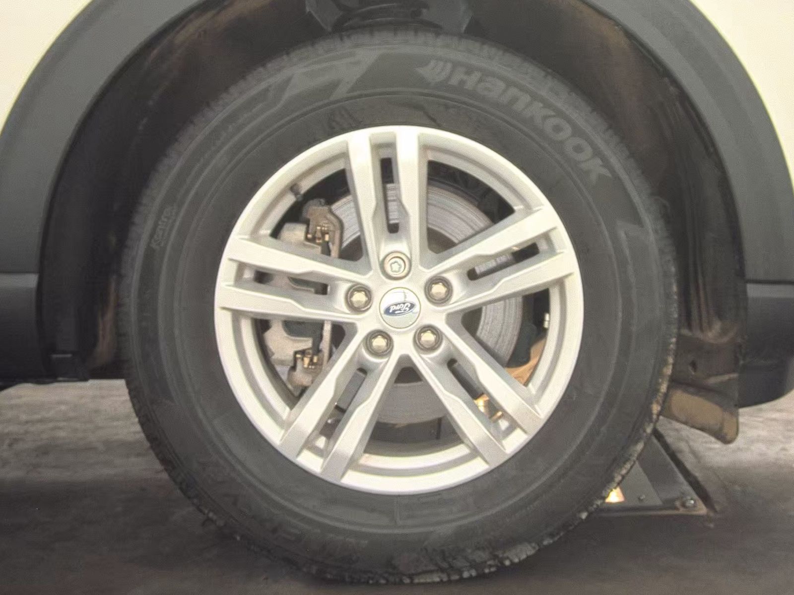 2023 Ford Explorer XLT AWD