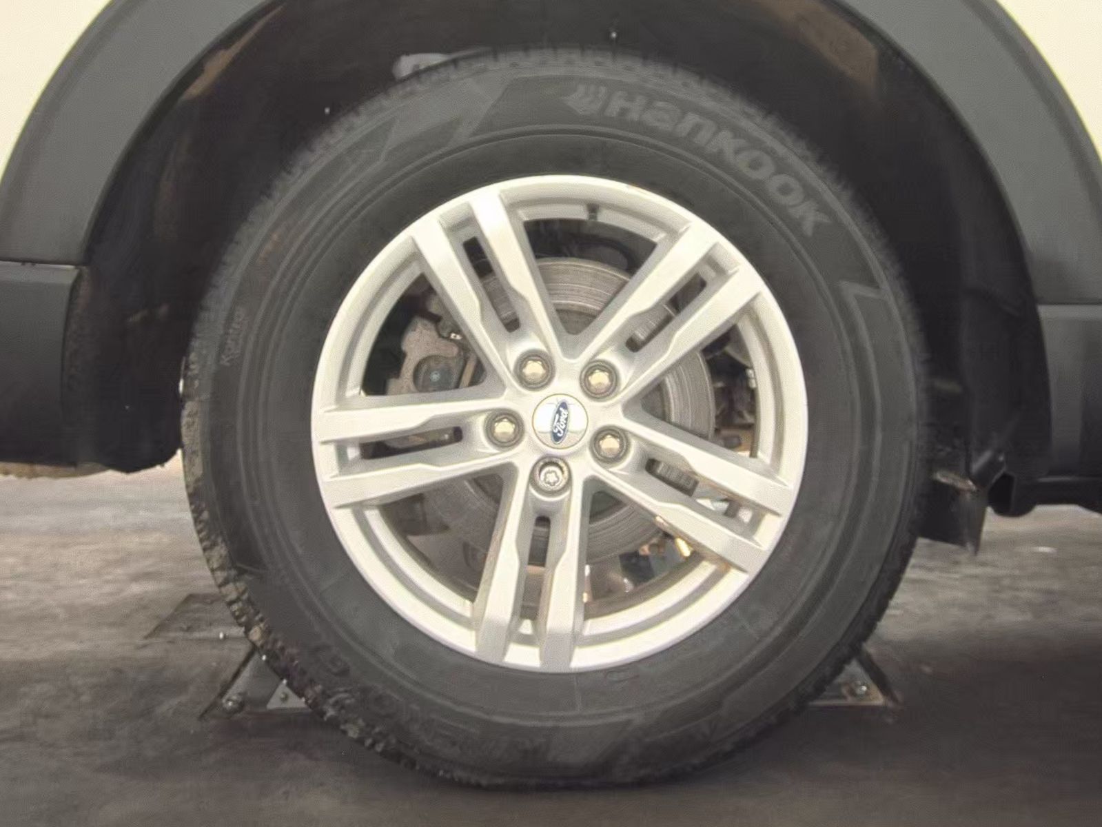 2023 Ford Explorer XLT AWD