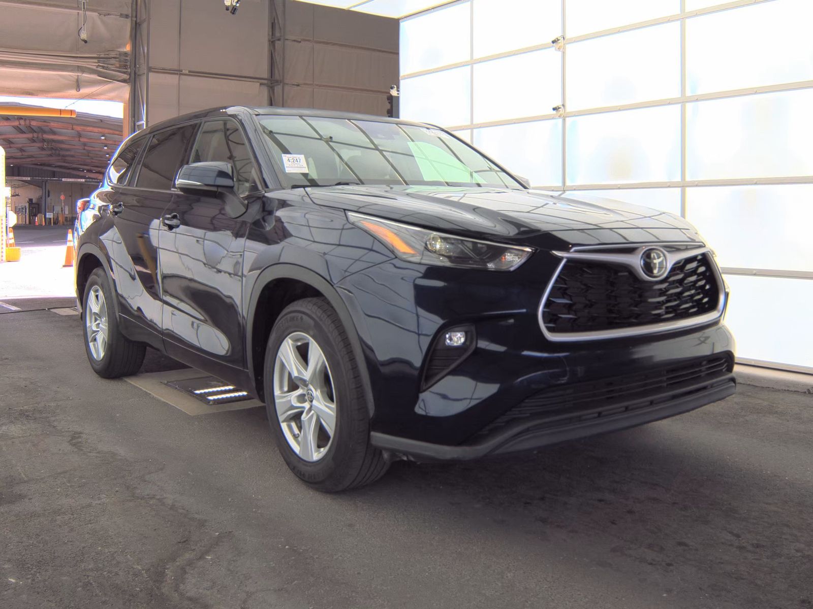 2022 Toyota Highlander LE FWD