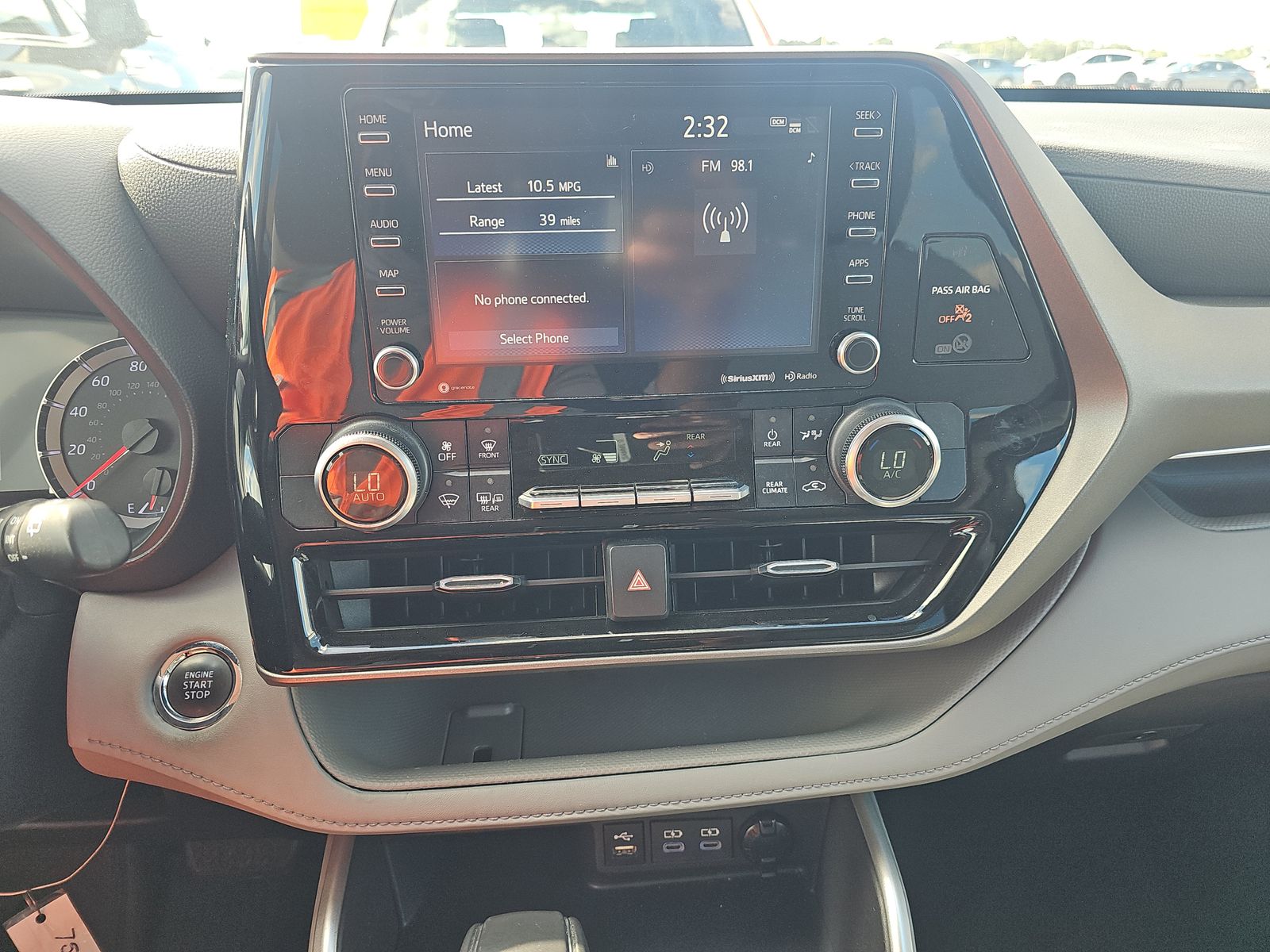 2022 Toyota Highlander LE FWD