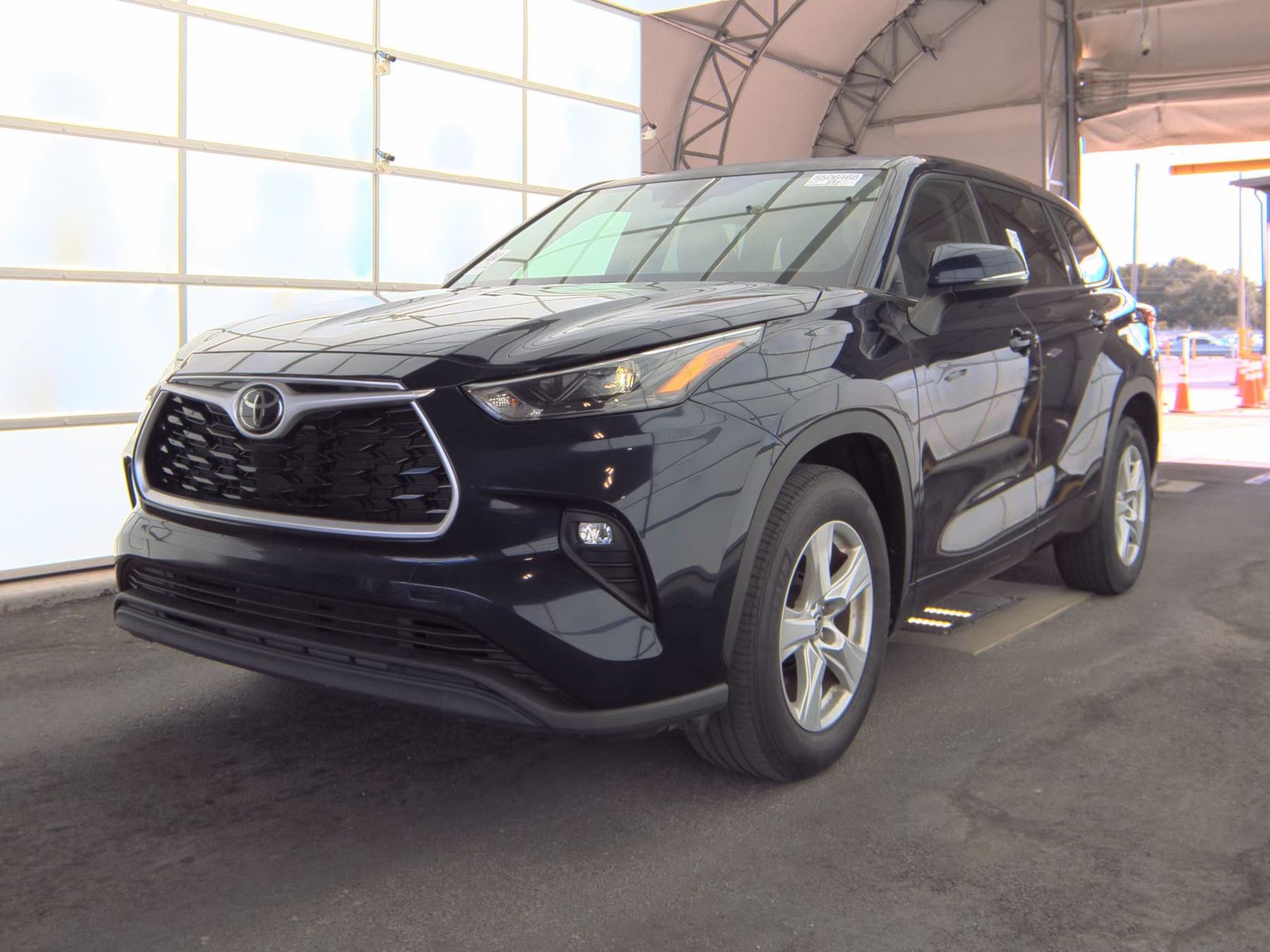 2022 Toyota Highlander LE FWD