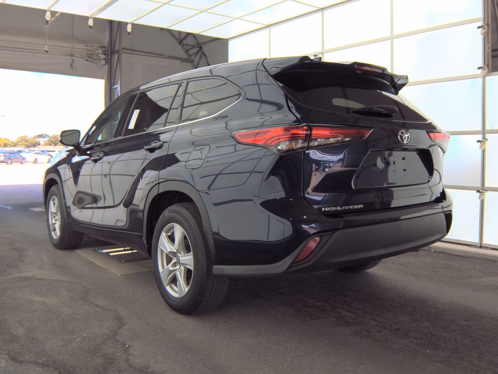 2022 Toyota Highlander LE FWD