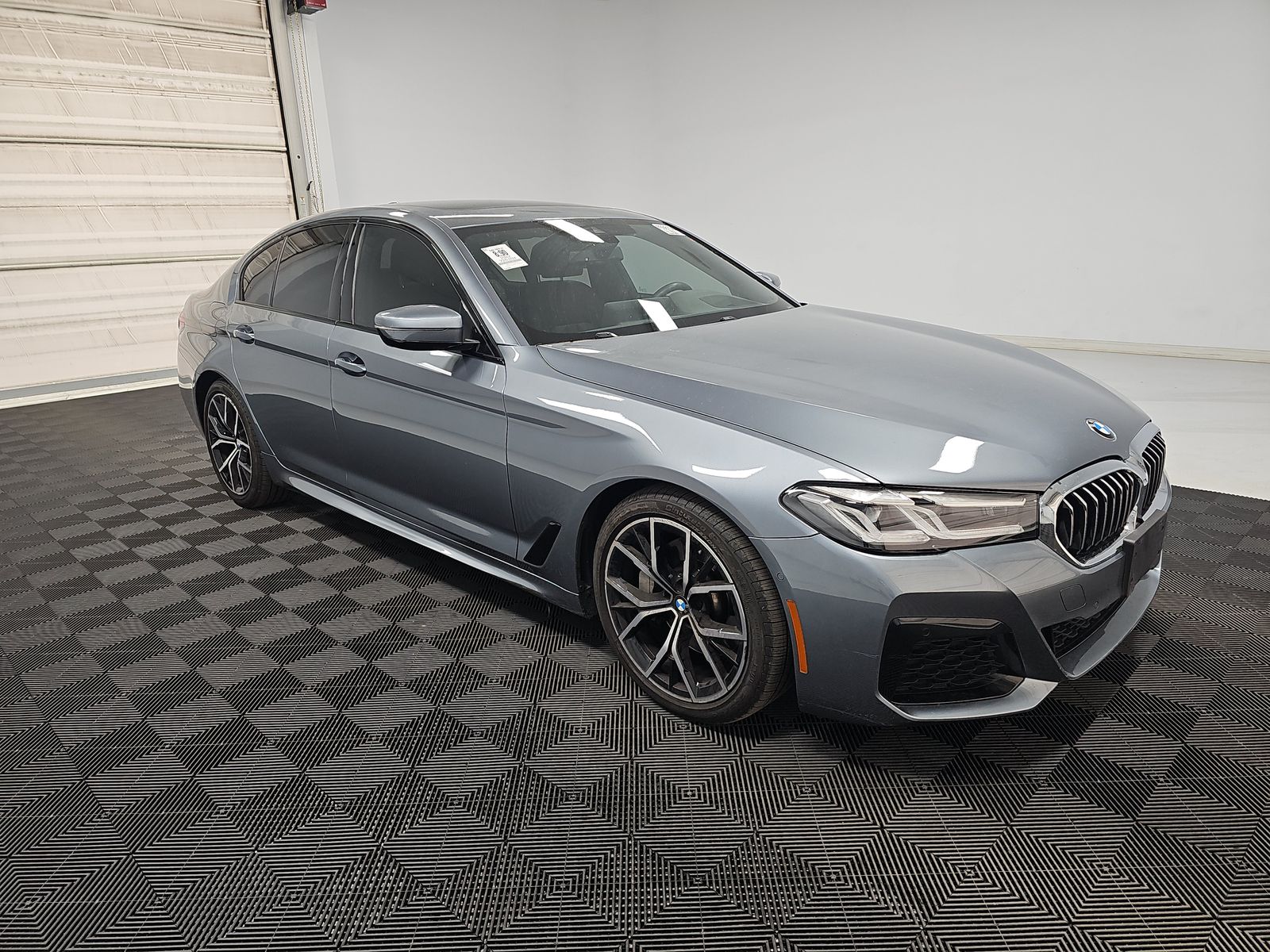 2022 BMW 5 Series 530i RWD