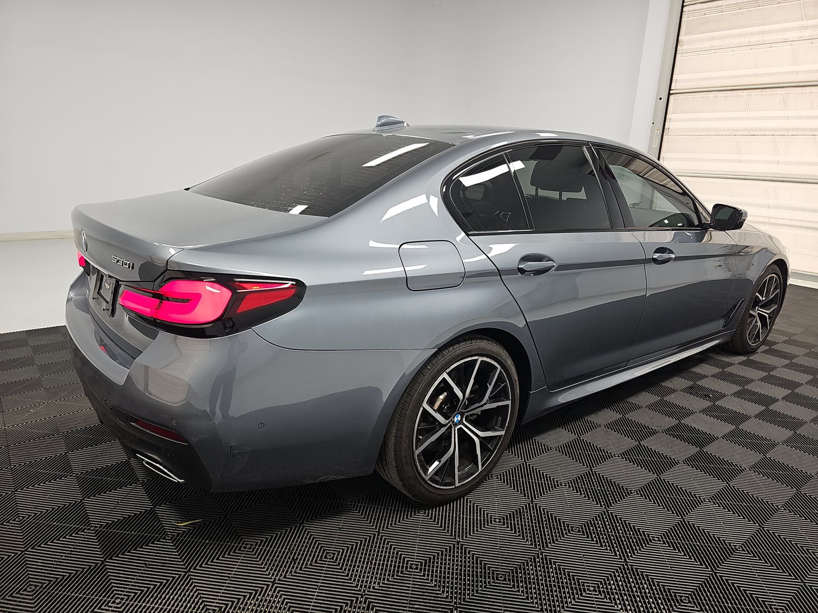 2022 BMW 5 Series 530i RWD