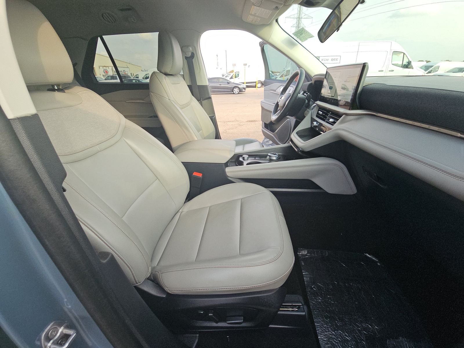 2025 Ford Explorer Active FWD