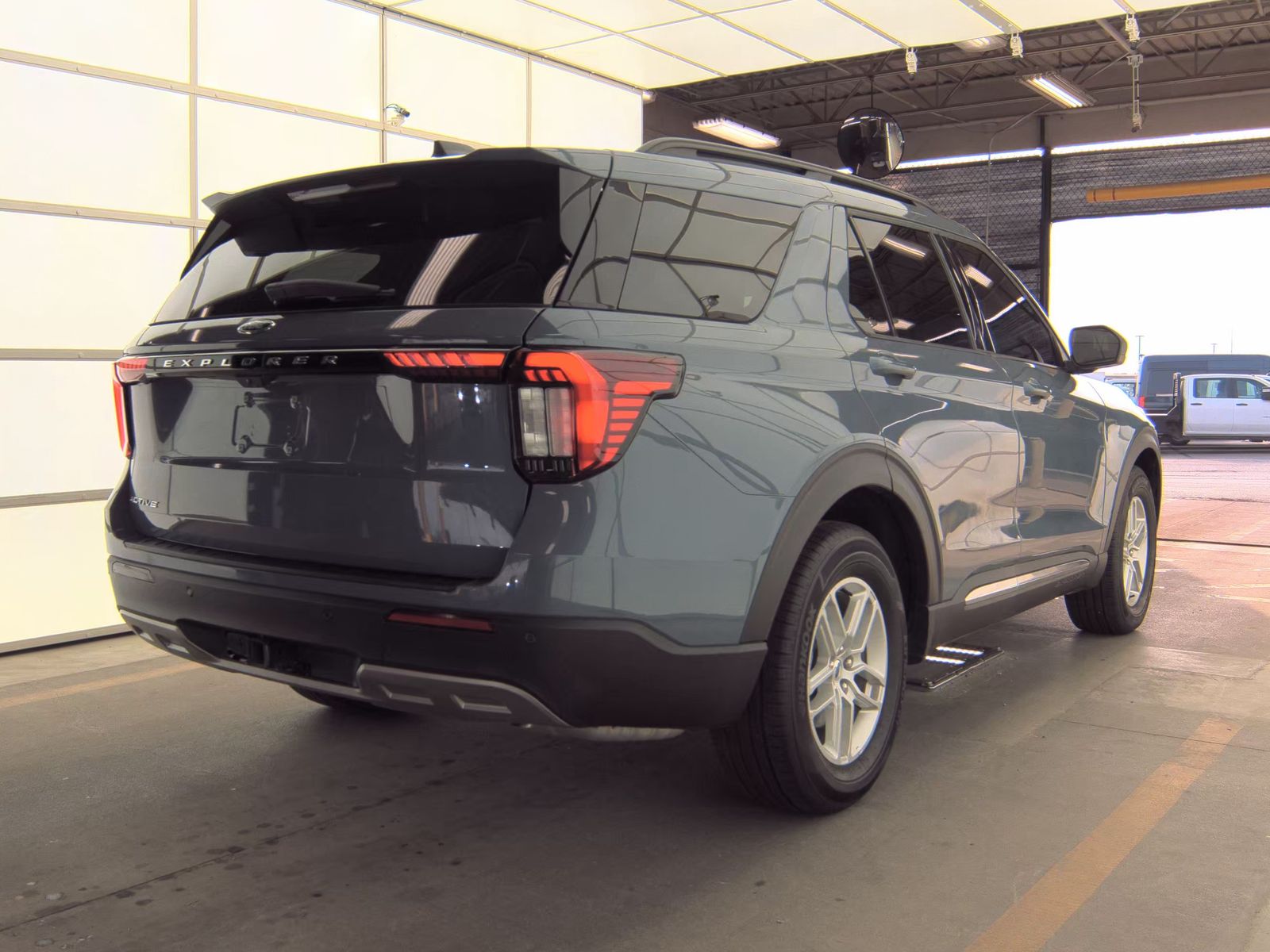 2025 Ford Explorer Active FWD