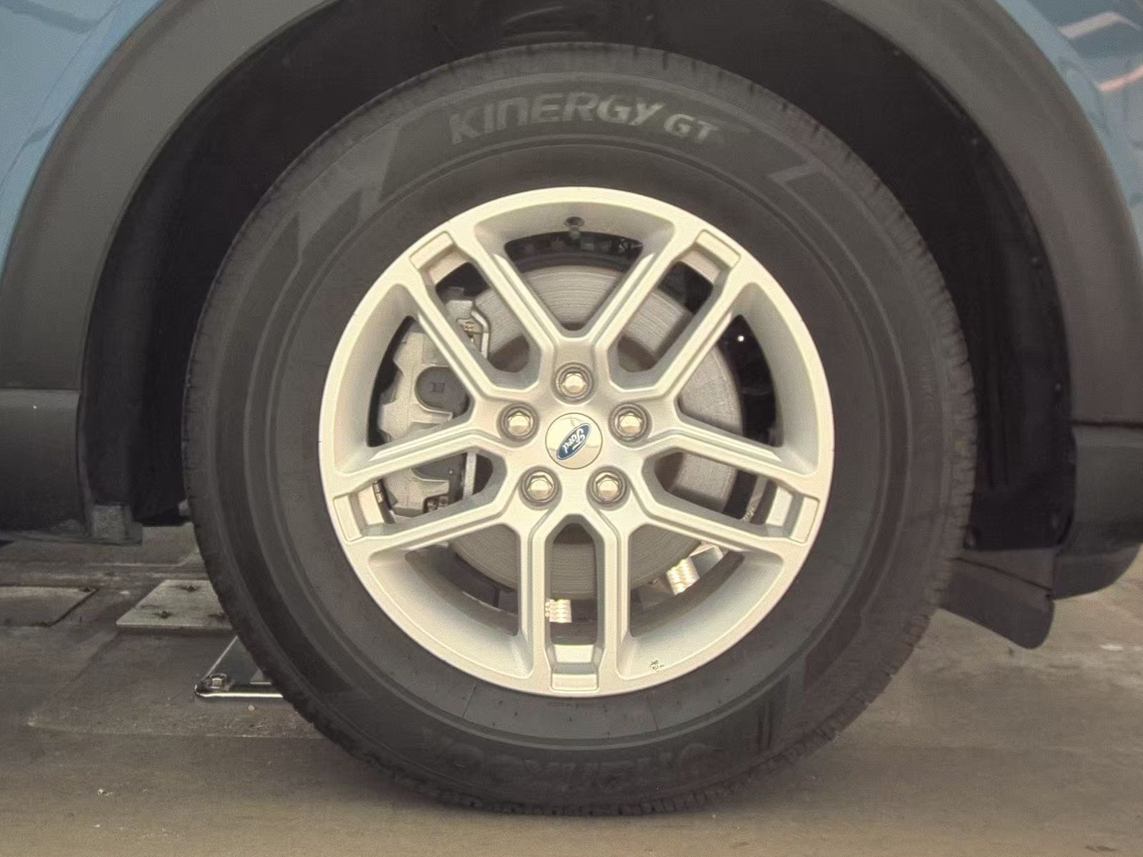 2025 Ford Explorer Active FWD