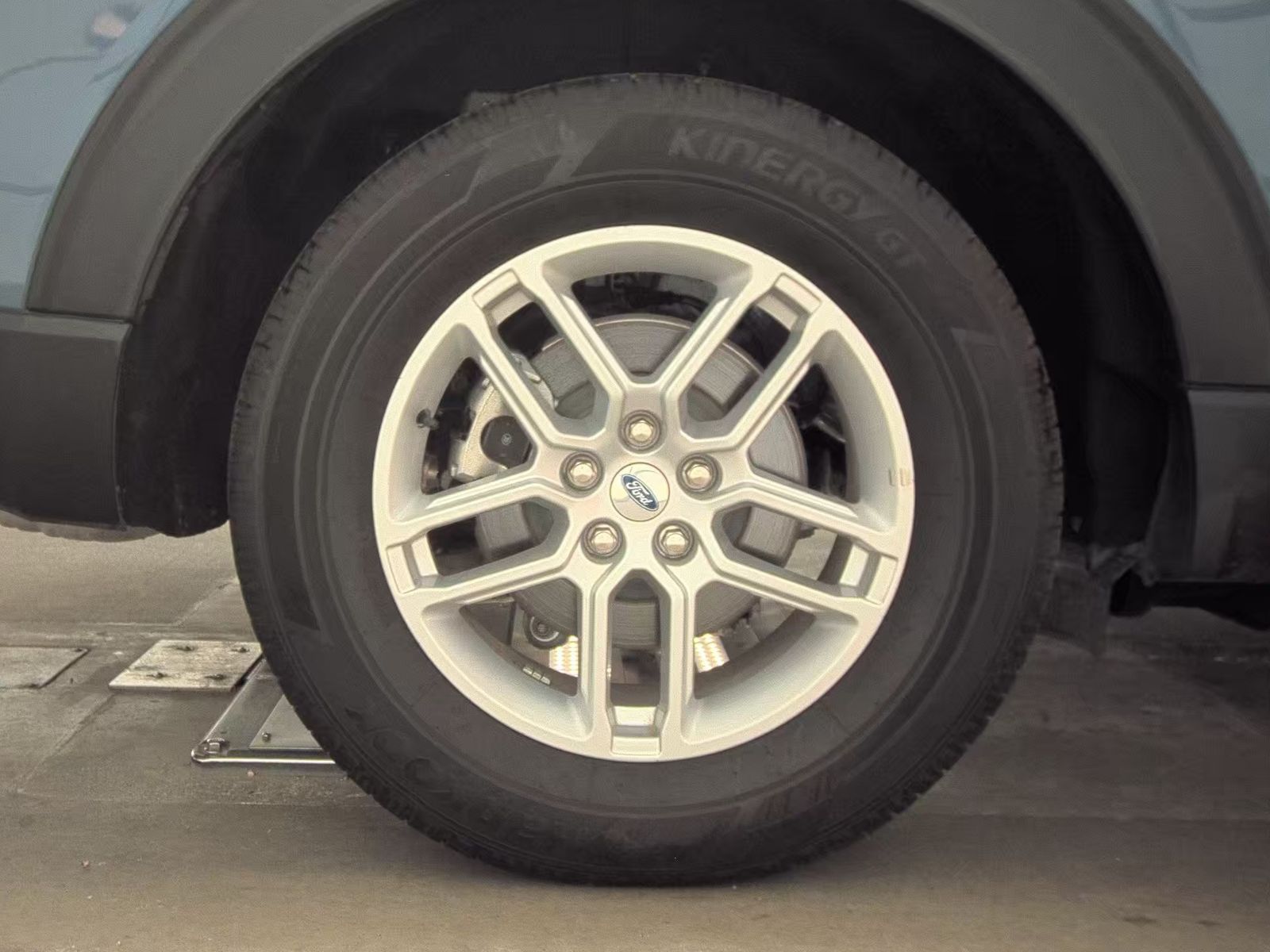 2025 Ford Explorer Active FWD