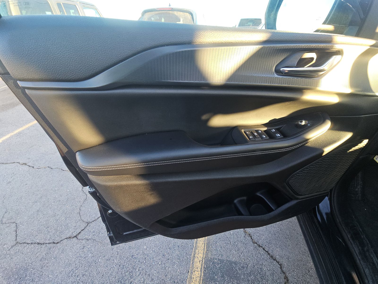 2024 Jeep Grand Cherokee Altitude AWD