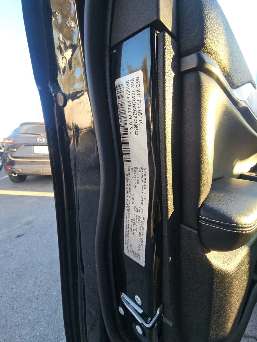 2024 Jeep Grand Cherokee Altitude AWD