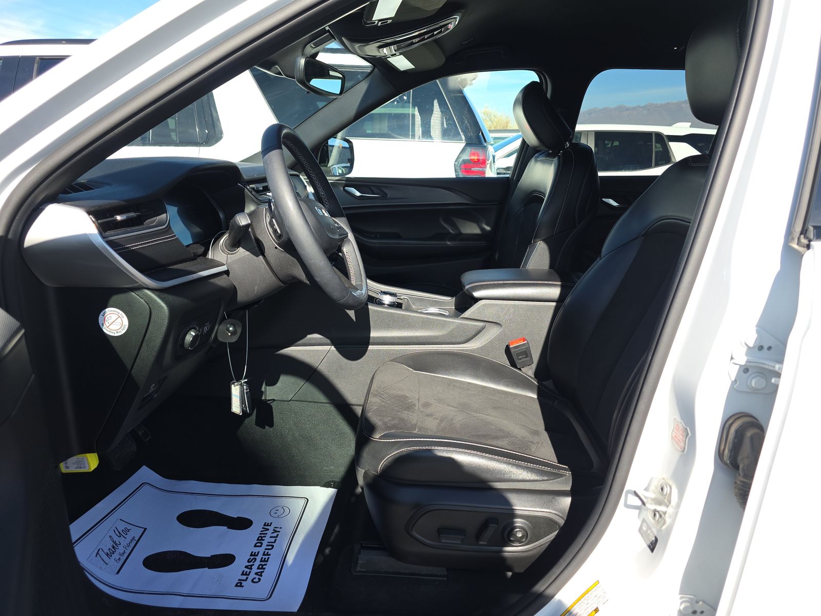 2024 Jeep Grand Cherokee Altitude AWD