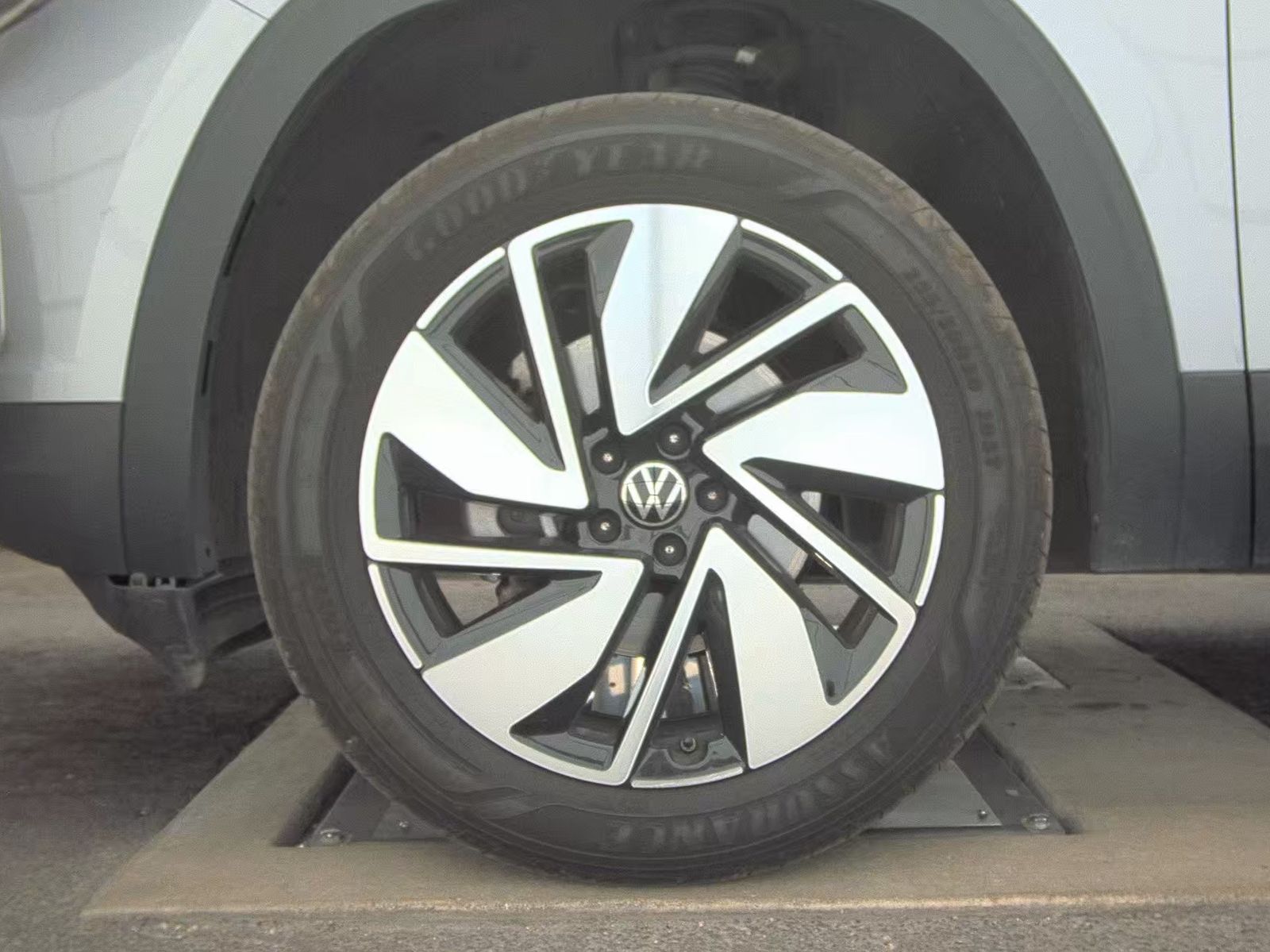 2024 Volkswagen Atlas 2.0T SE FWD