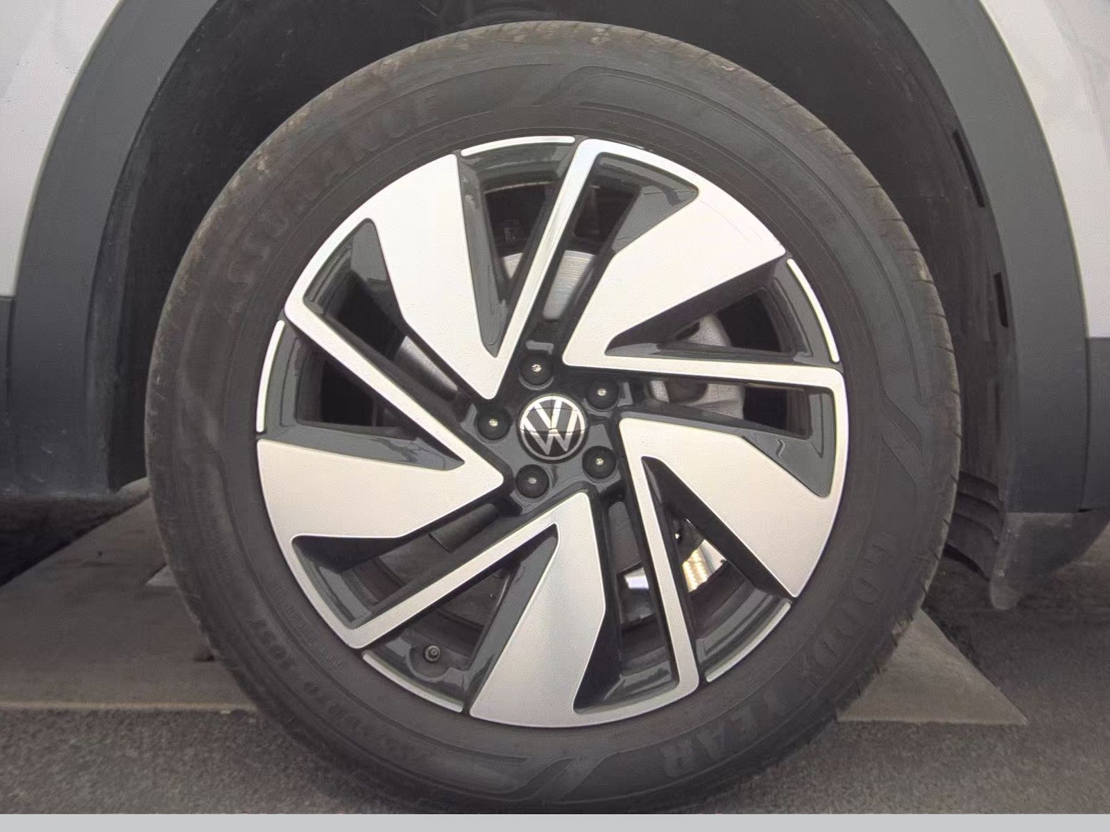 2024 Volkswagen Atlas 2.0T SE FWD