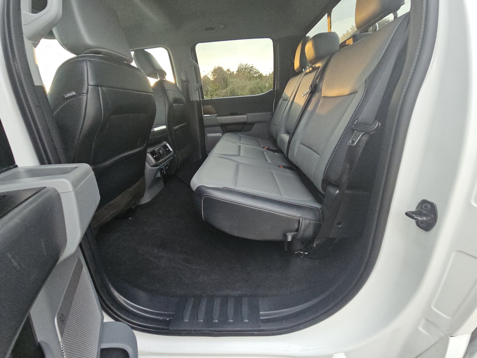 2023 Ford F-150 Lariat AWD