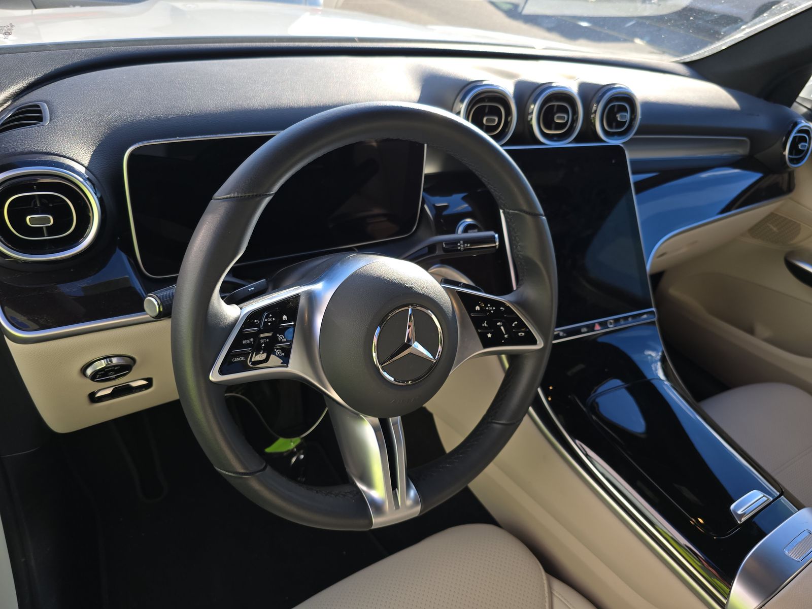 2025 Mercedes-Benz GLC GLC 300 AWD