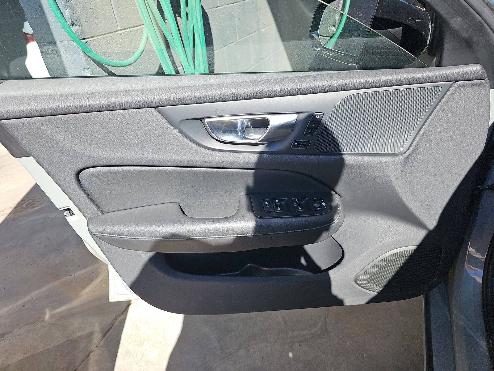 2025 Volvo S60 B5 Plus FWD