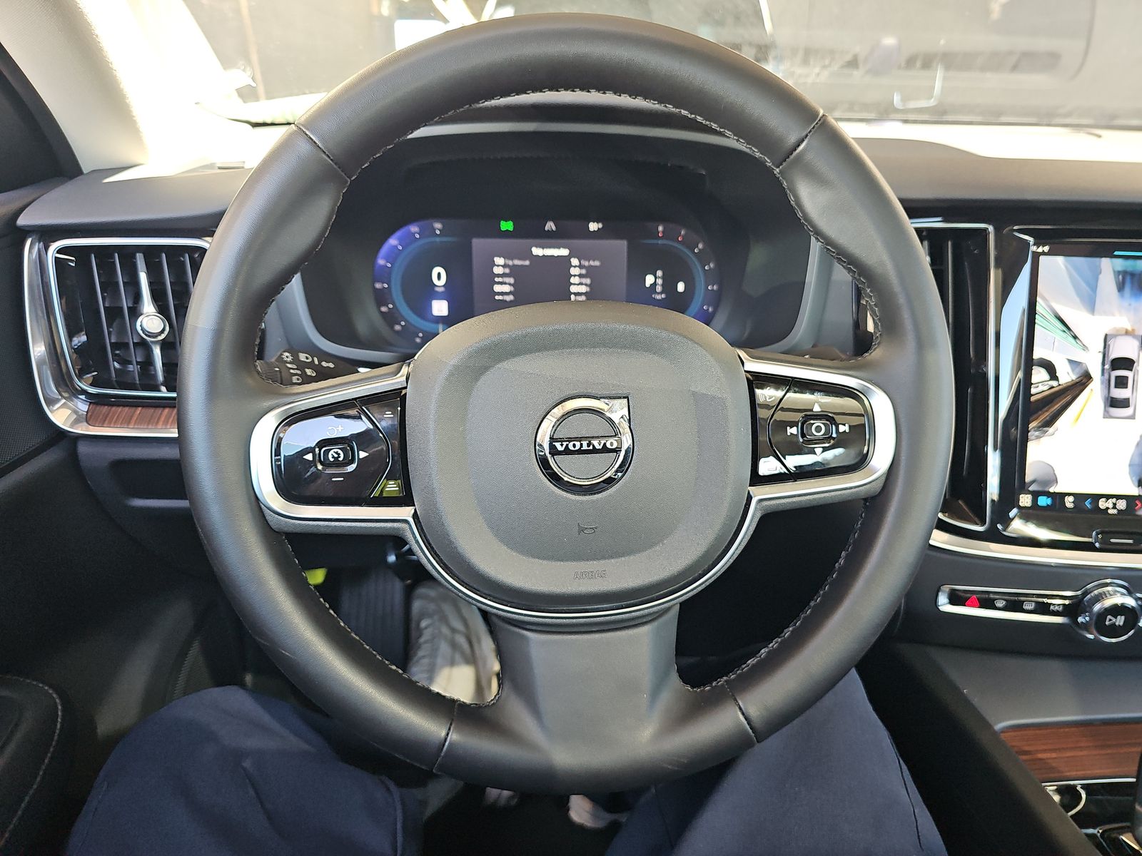 2025 Volvo S60 B5 Plus FWD
