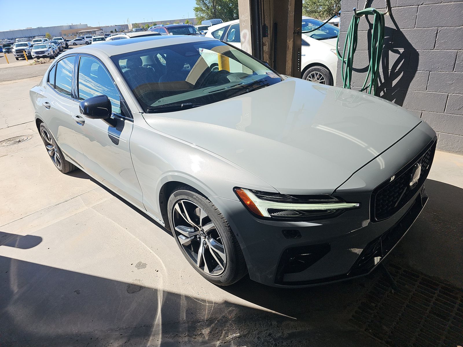 2025 Volvo S60 B5 Plus FWD