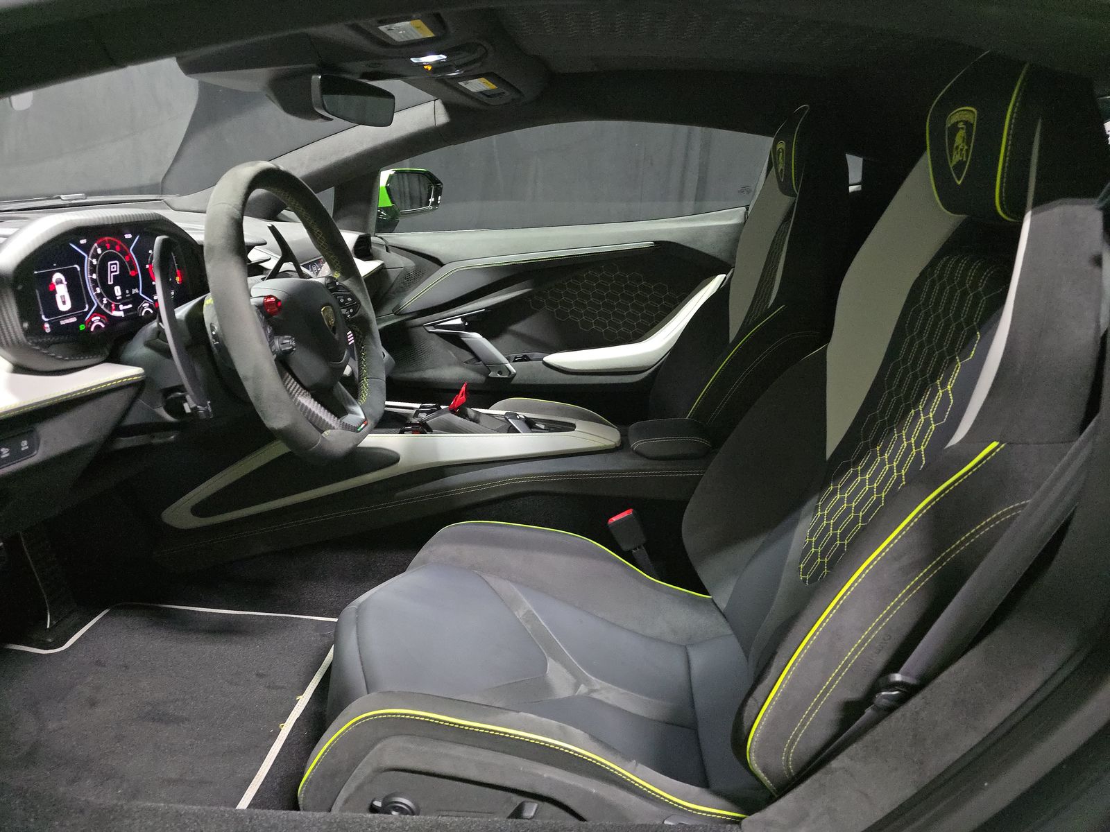 2024 Lamborghini Revuelto Base AWD