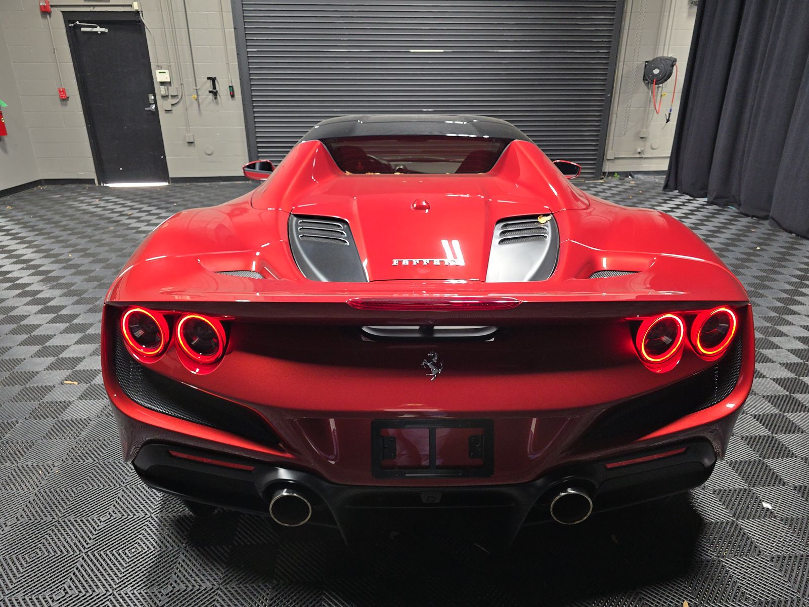 2022 Ferrari F8 Base RWD