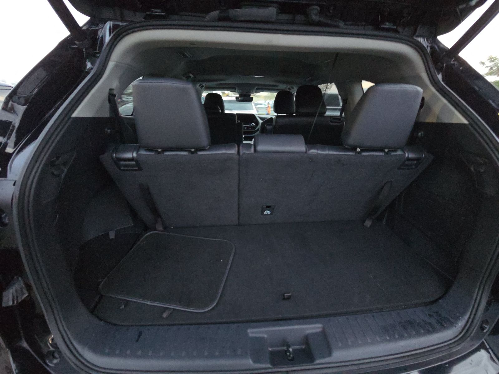 2023 Toyota Highlander XLE FWD