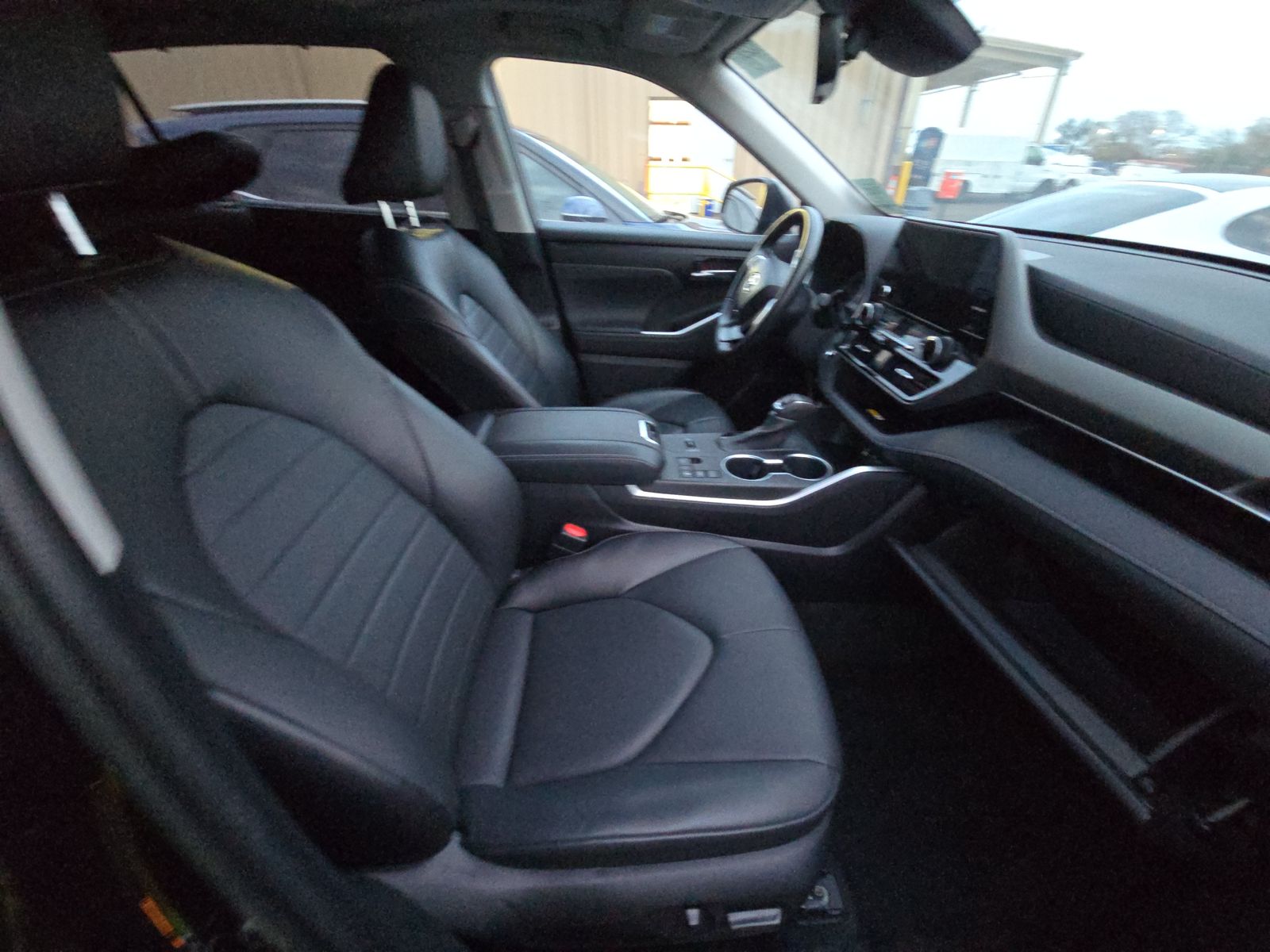 2023 Toyota Highlander XLE FWD