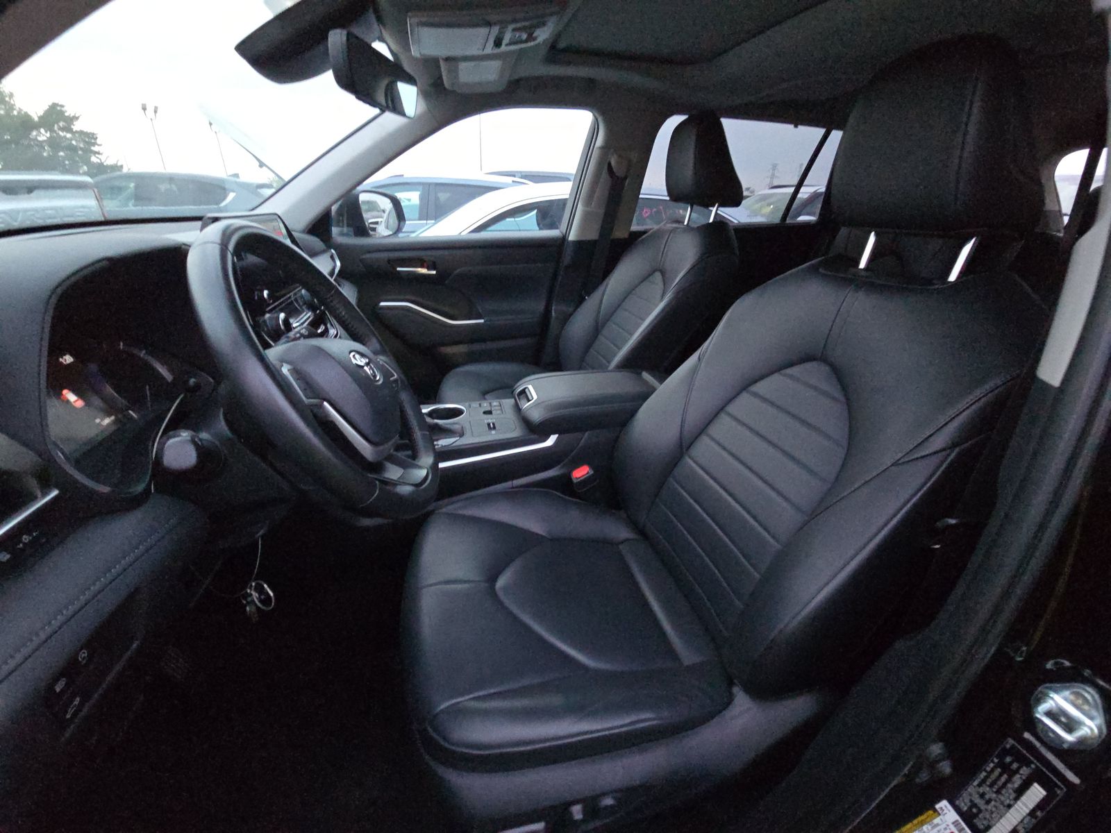 2023 Toyota Highlander XLE FWD