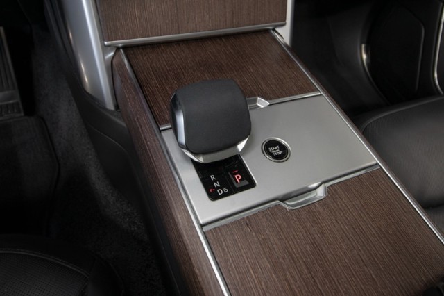 2024 Land Rover Range Rover SE AWD