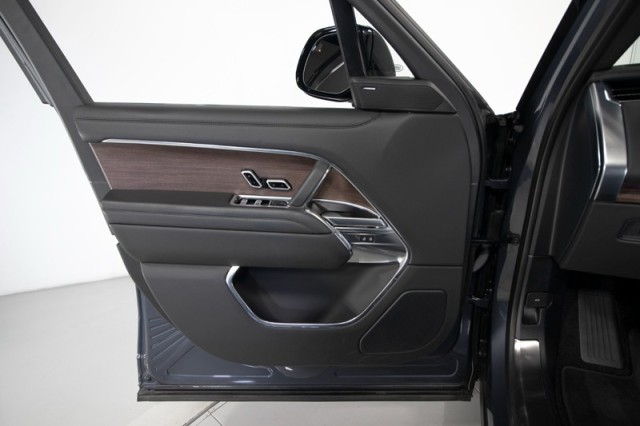 2024 Land Rover Range Rover SE AWD