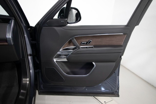 2024 Land Rover Range Rover SE AWD