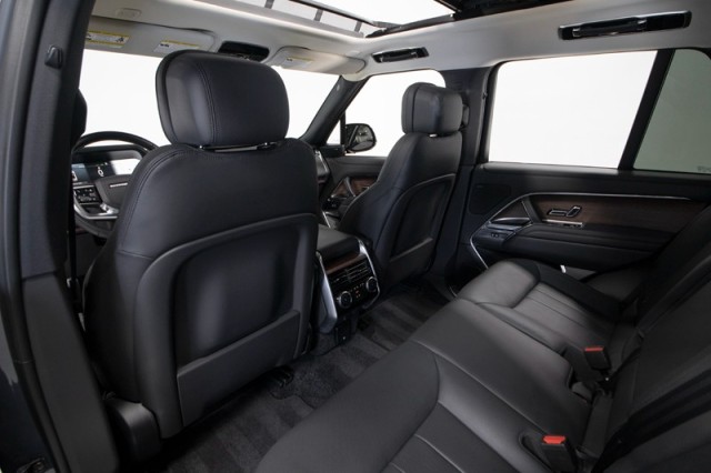 2024 Land Rover Range Rover SE AWD