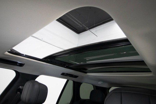 2024 Land Rover Range Rover SE AWD