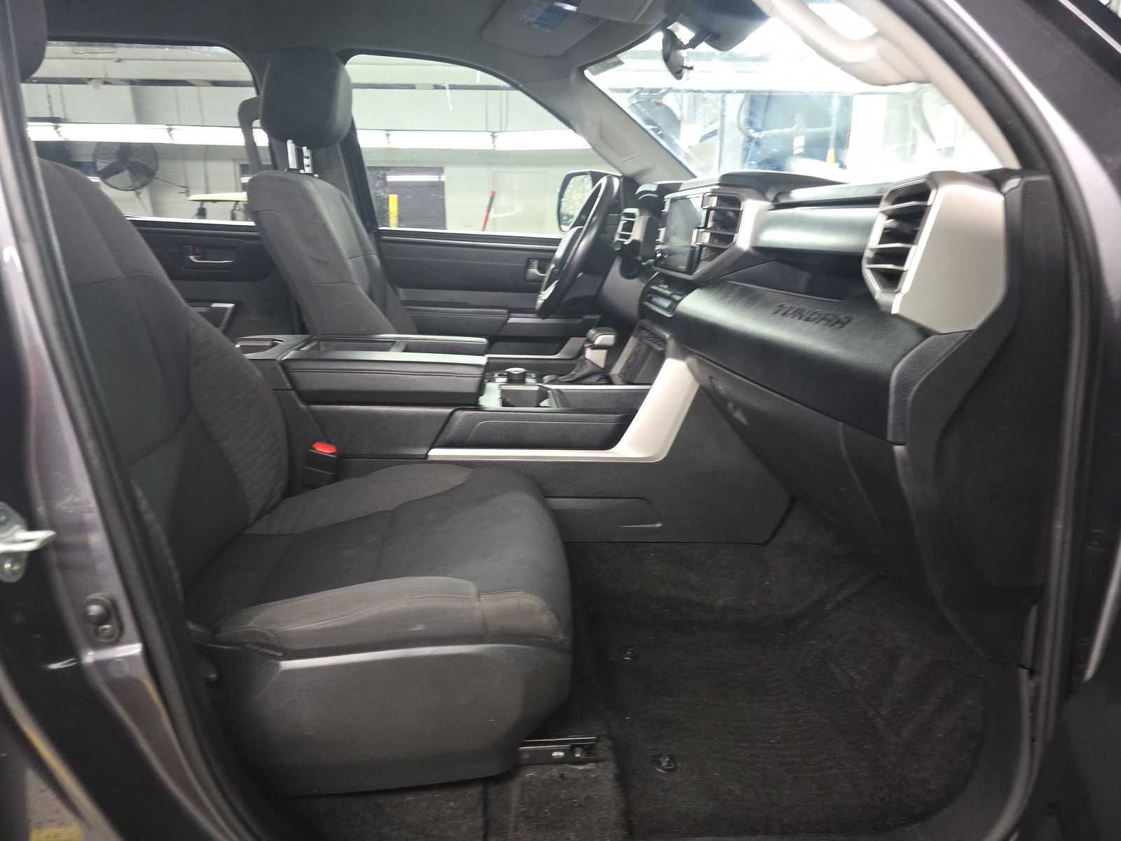 2023 Toyota Tundra SR5 AWD