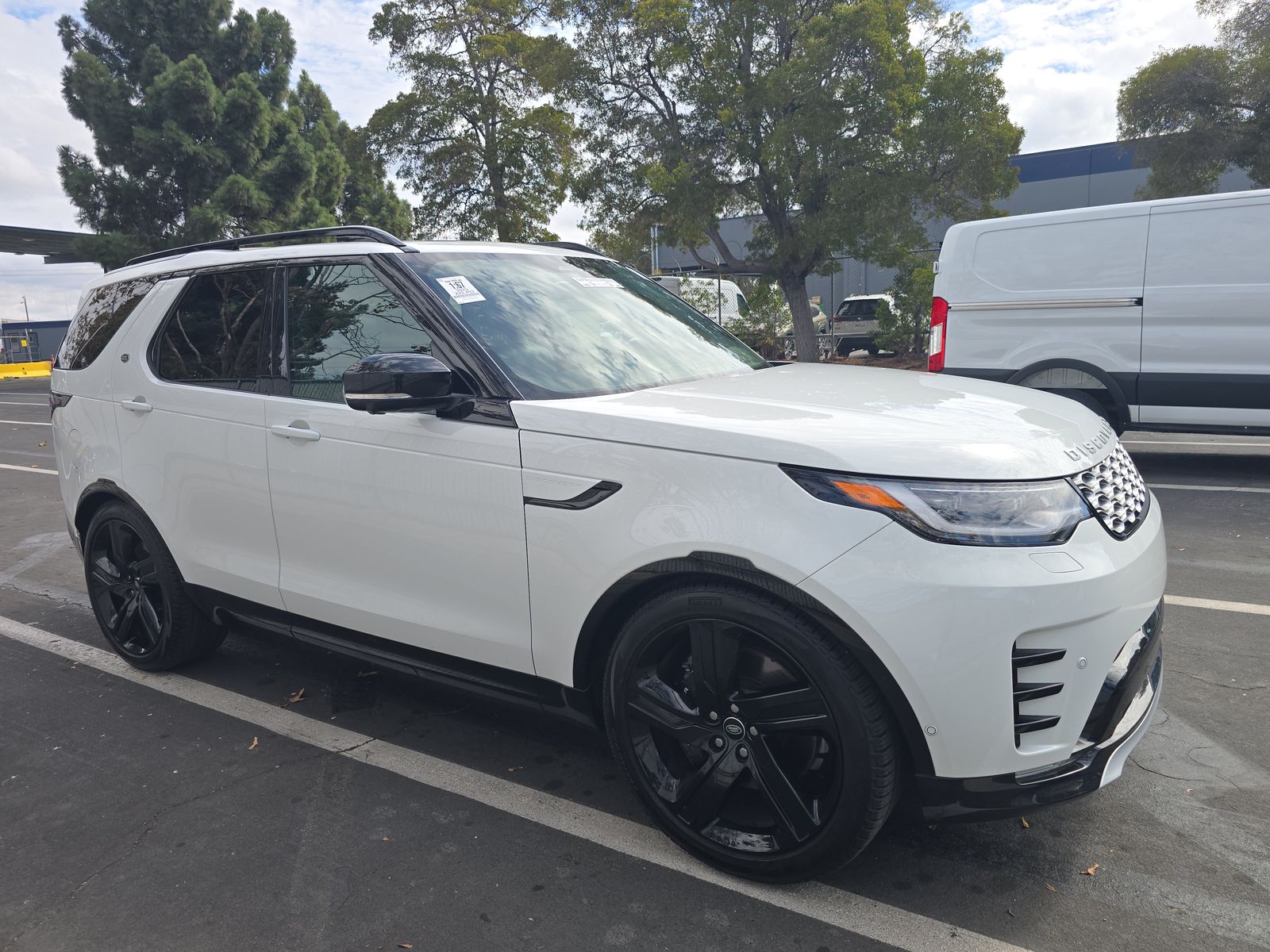 2023 Land Rover Discovery Metropolitan Edition AWD
