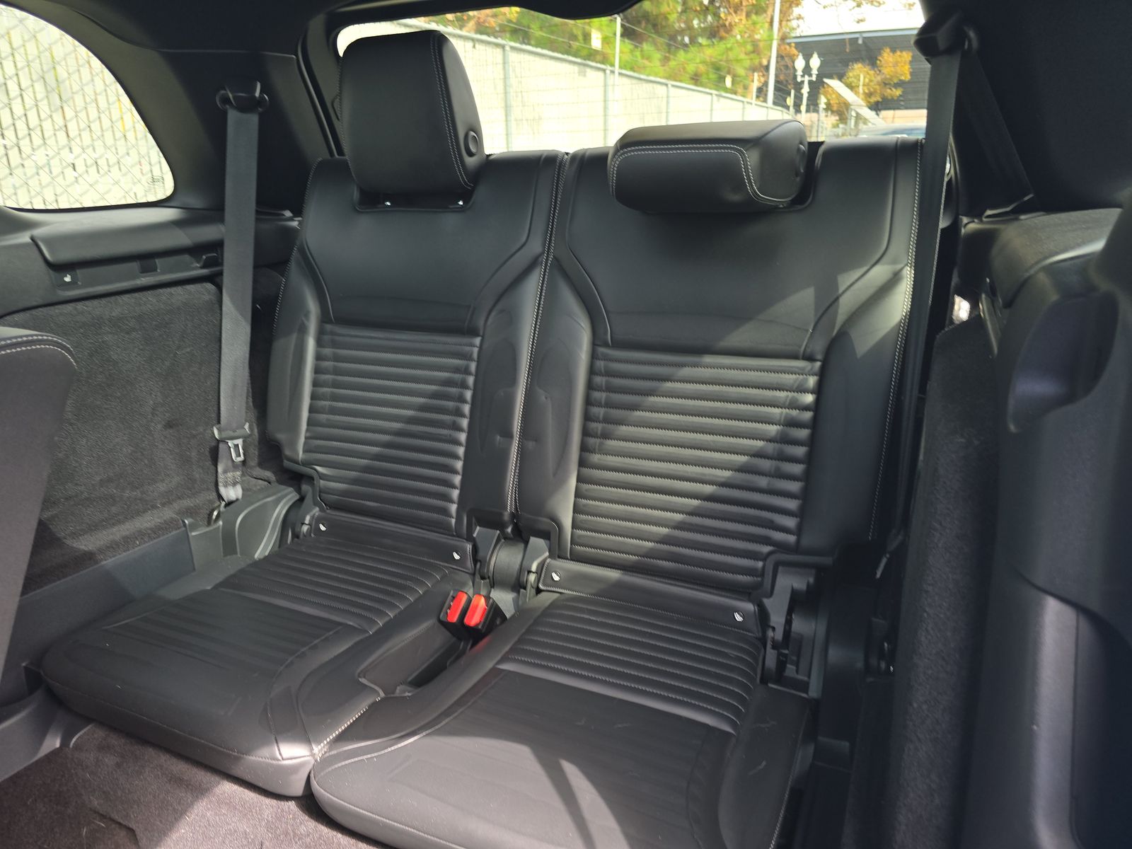 2023 Land Rover Discovery Metropolitan Edition AWD