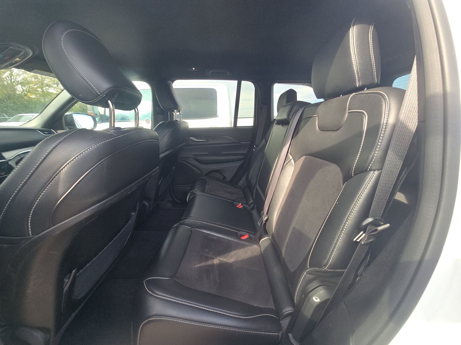 2024 Jeep Grand Cherokee Altitude AWD