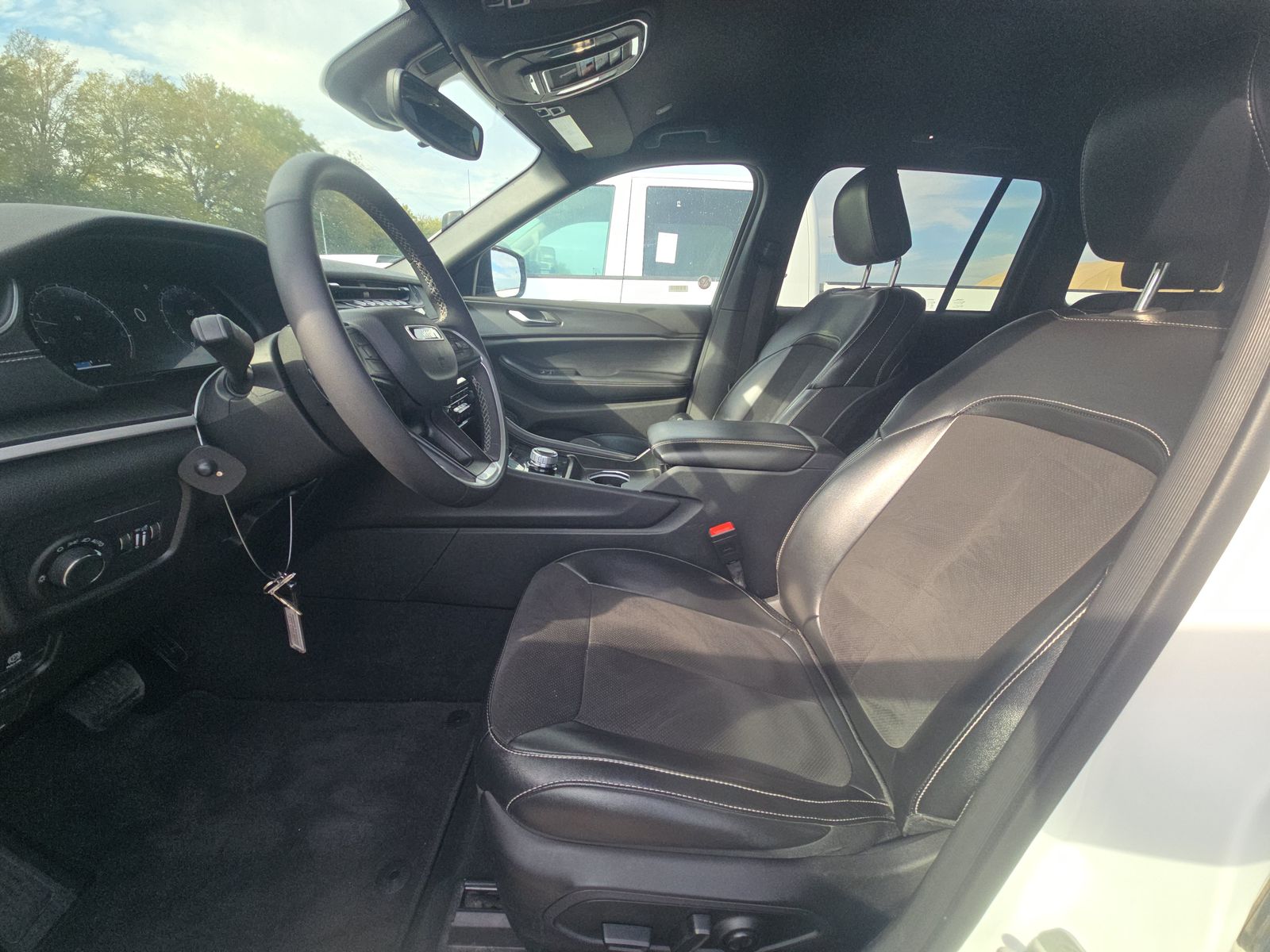 2024 Jeep Grand Cherokee Altitude AWD