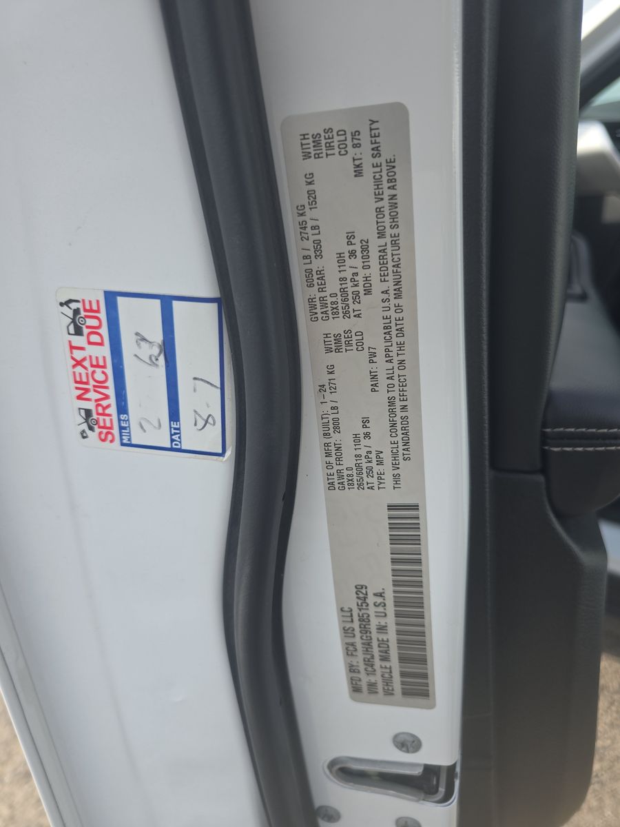 2024 Jeep Grand Cherokee Altitude AWD