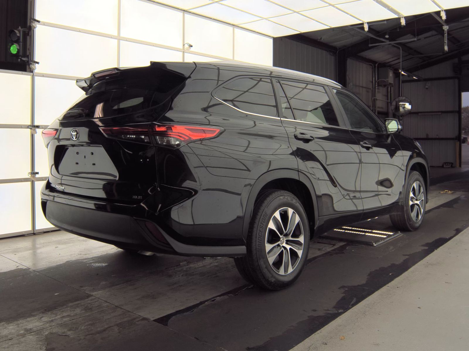 2023 Toyota Highlander XLE FWD