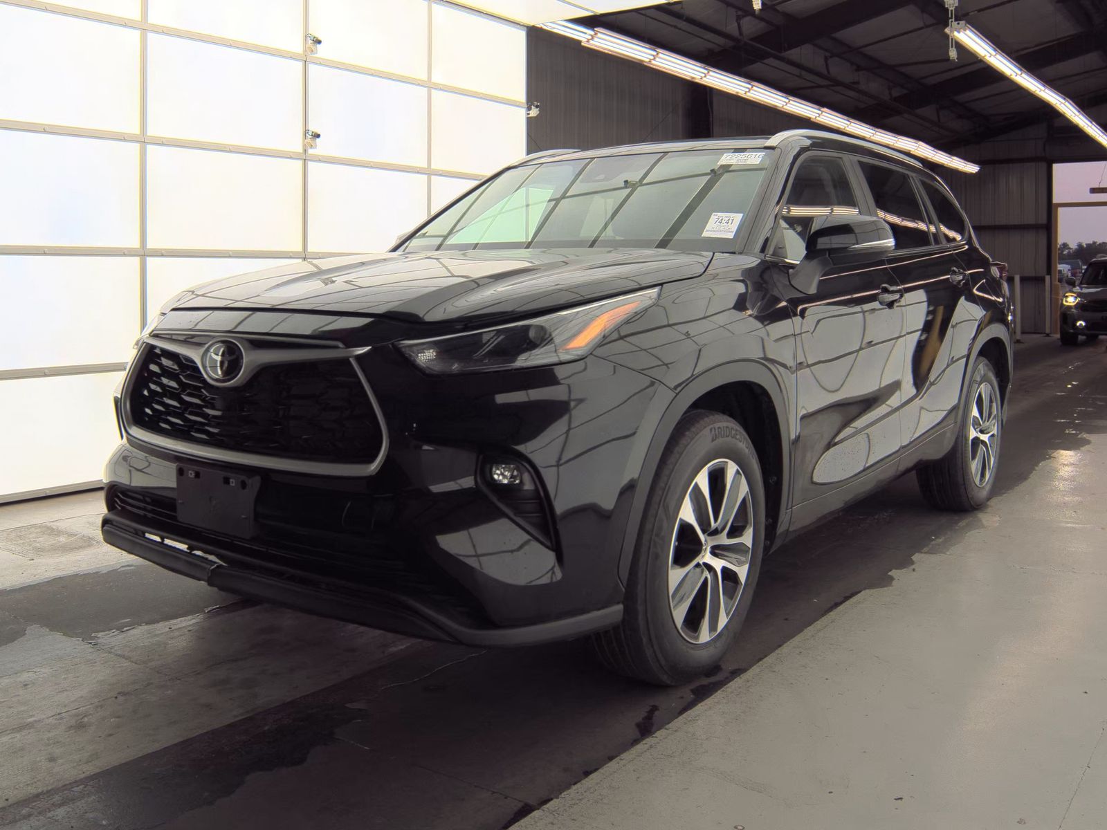 2023 Toyota Highlander XLE FWD