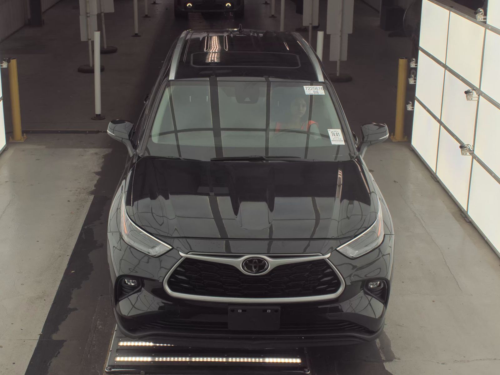 2023 Toyota Highlander XLE FWD