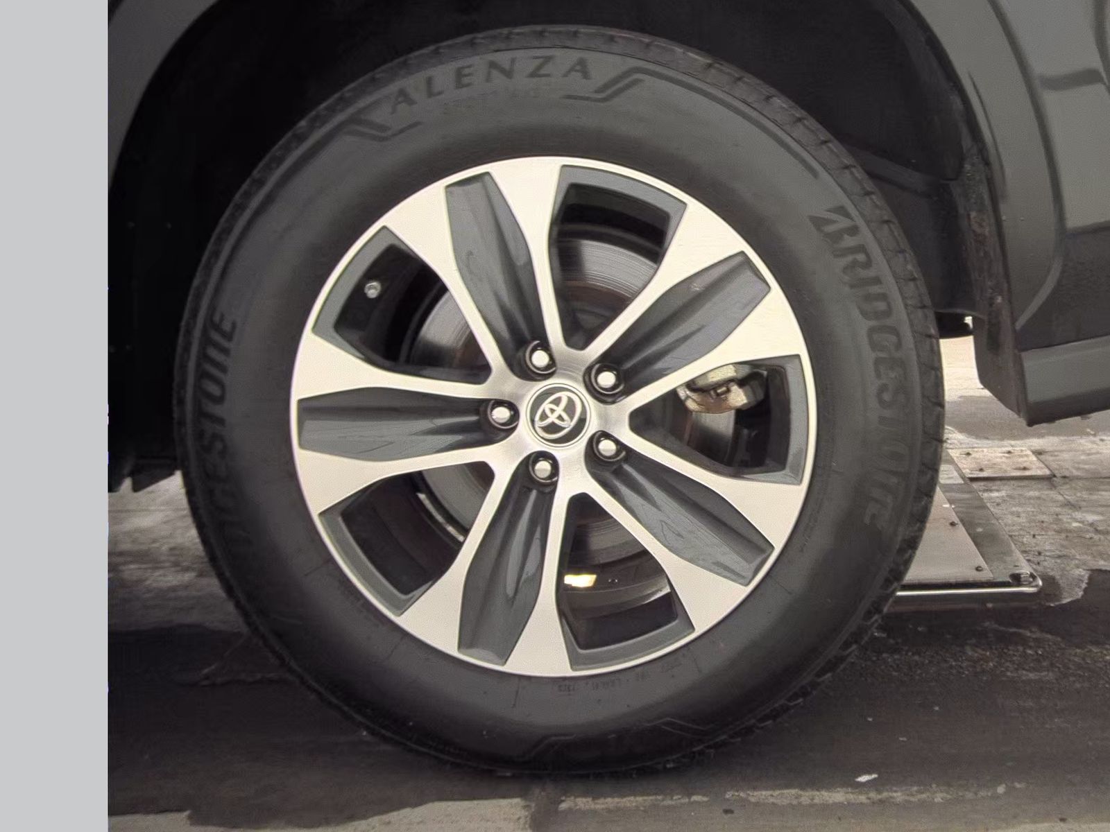 2023 Toyota Highlander XLE FWD