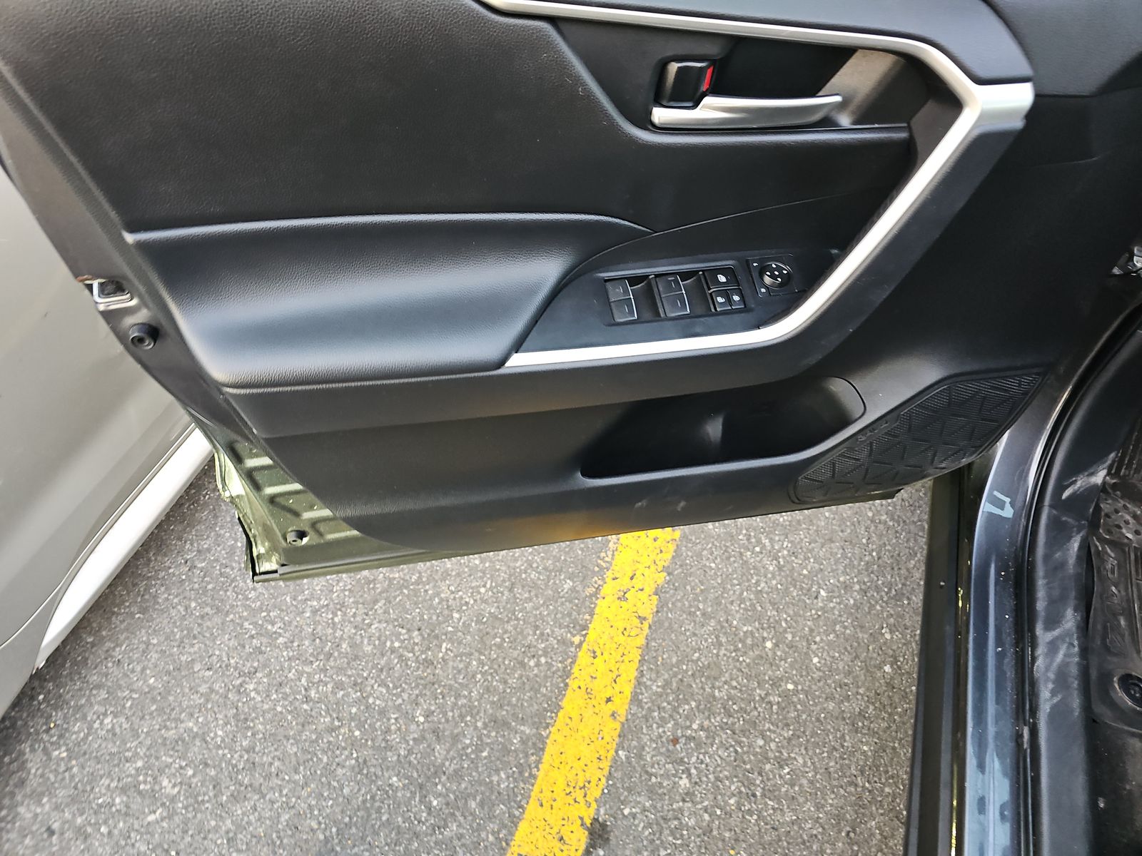 2023 Toyota RAV4 Hybrid SE AWD