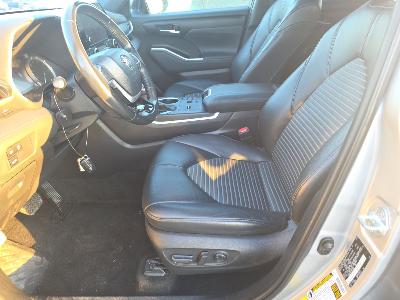 2023 Toyota Highlander XSE FWD