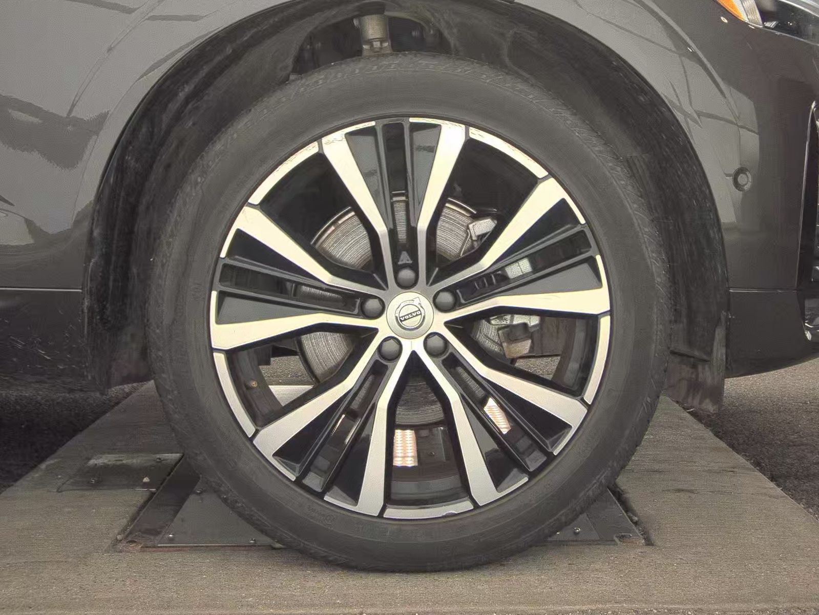 2025 Volvo XC60 B5 Plus AWD