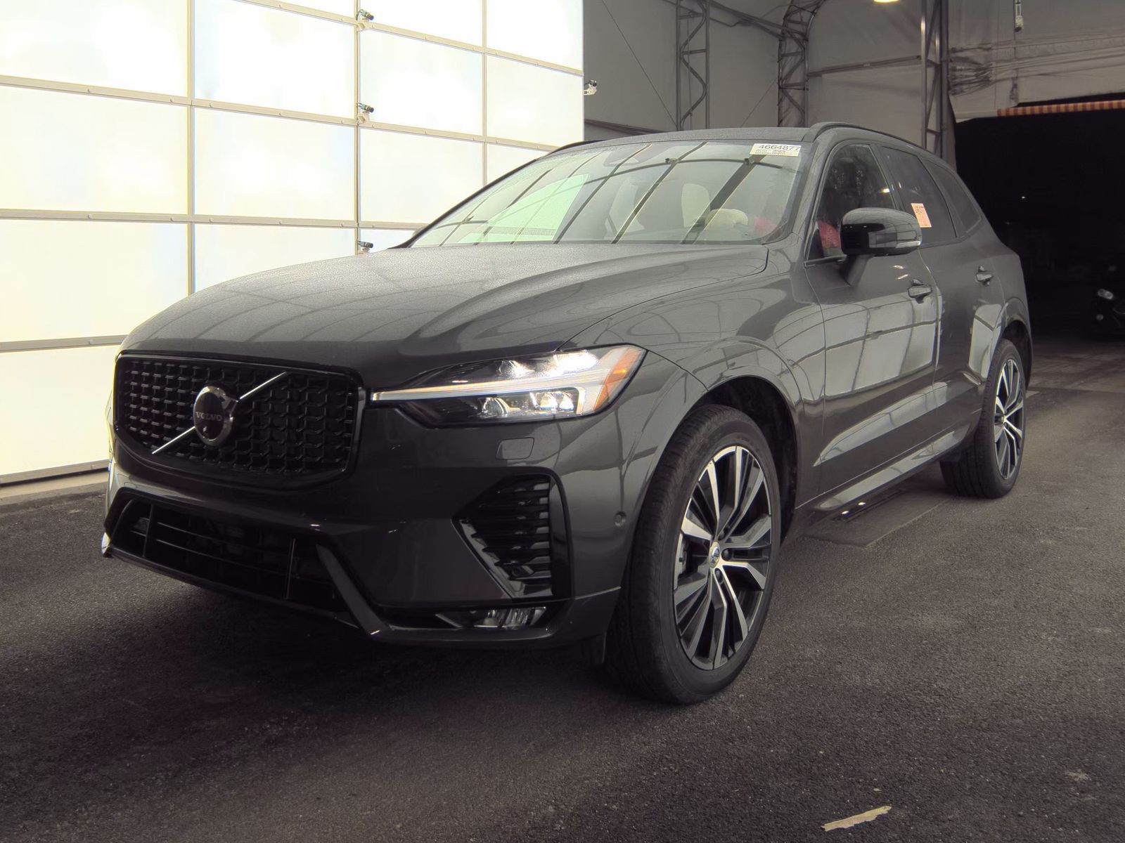 2025 Volvo XC60 B5 Plus AWD